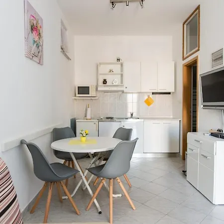 Apartment Novica *