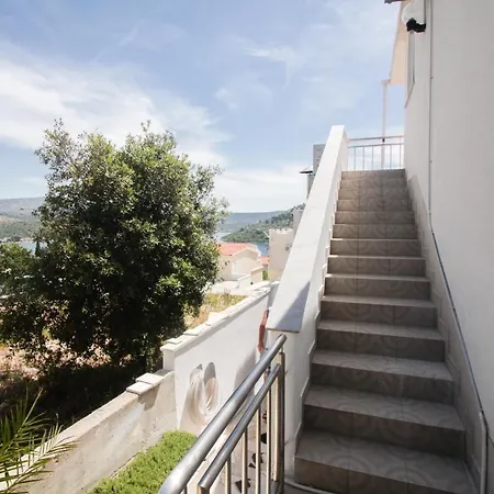 Novica Apartment *