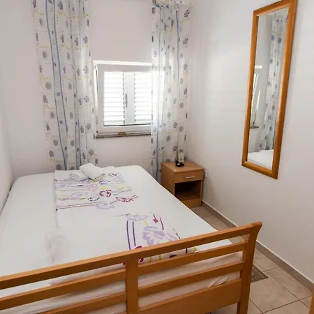 Novica Rogoznica (Sibenik-Knin)