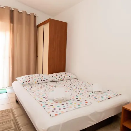 Novica Rogoznica (Sibenik-Knin)